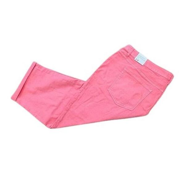 Lane Bryant Signature Fit Mid-Rise Boyfriend Capri Jeans in Pink – NWT – Size 24 - Picture 1 of 9
